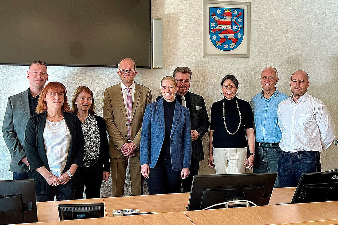 Justizministerin Beate Meißner sowie Staatssekretär Christian Klein haben sich mit mit Bediensteten des Thüringer Landessozialgerichts getroffen.