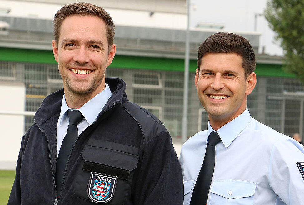 Profilbild zwei Justizbeamte in Uniform