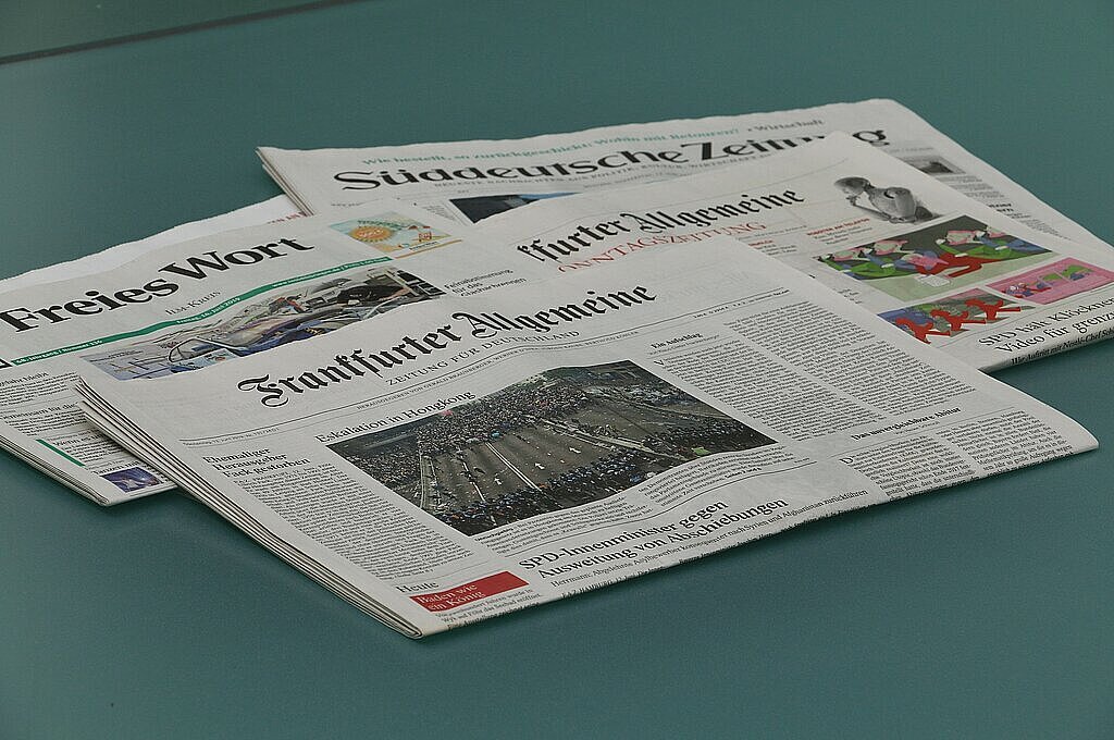 verschiedene Tageszeitungen