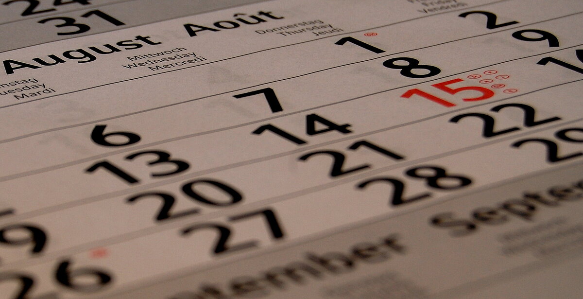 Monatskalender mit der teilweisen Abbildung des Monates August - beispielgebend