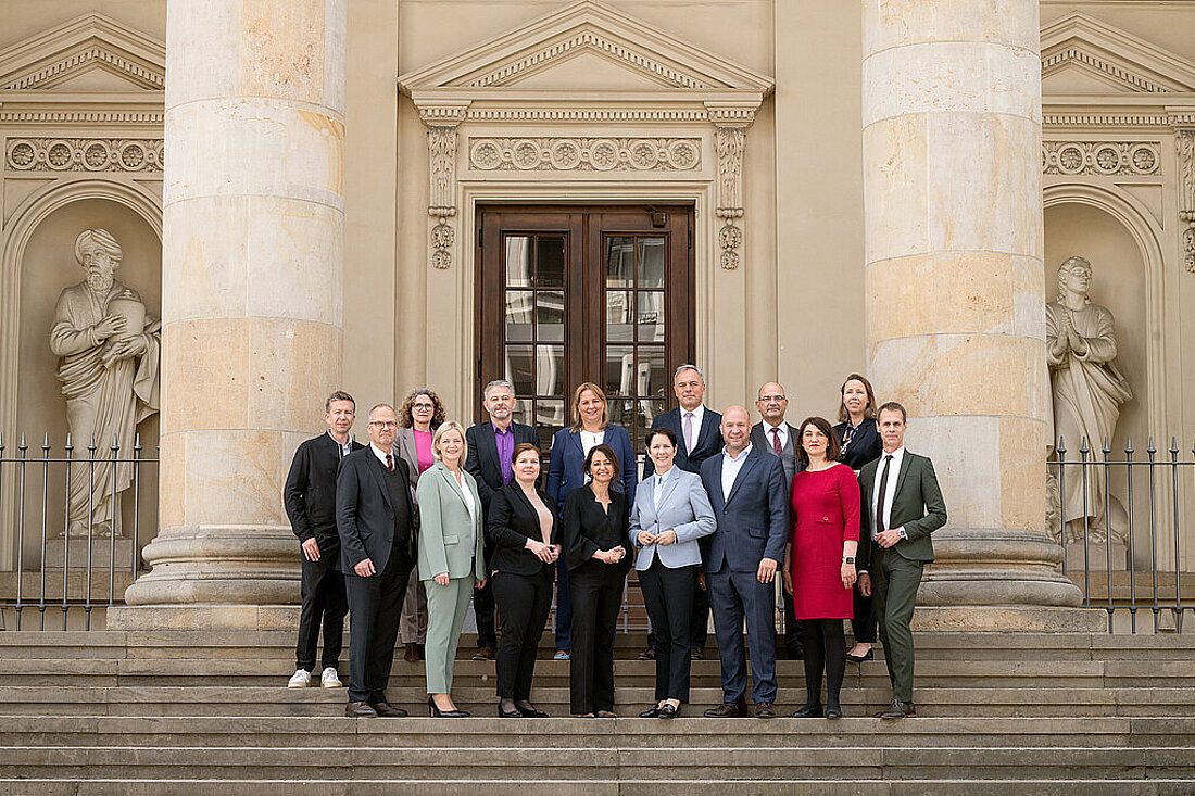 Die Verbraucherschutzministerinnen und -minister der Länder bei Ihrer Konferenz in Berlin. Foto: Andrea Katheder