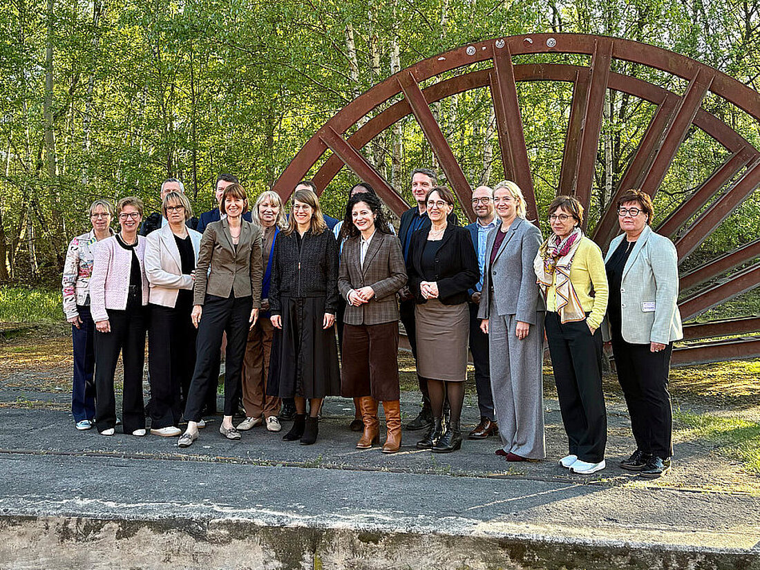 Gruppenfoto der Integrationsministerinnen und Integrationsminister der Bundesländer in Essen